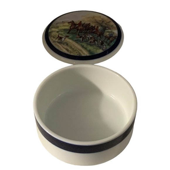 The Huntsman Round 3” Lidded Trinket Jewelry Box with Hunting Scene Lot of 4 - Picture 3 of 5